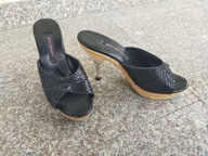 BETSEY JOHNSON 37 wygodne klapki platformy skóra