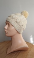 Kremowa damska czapka z pomponem - HANDMADE