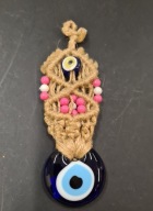 Makramowa zawieszka z talizmanem „Oko Proroka” – szkło i koraliki