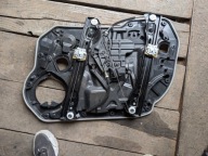 Alfa Romeo Giulia 2023 Lewa strona Mechanizm podnoszenia szyby przedniej