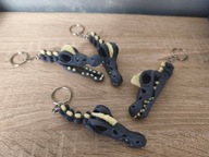 Brelok breloczek zawieszka Spinozaur dinozaur pomysł na prezent