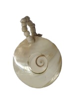 Wisior z masy perłowej – spiralna muszla