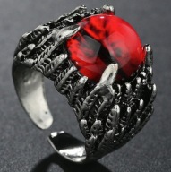 Sygnet Czerwone Oko w pazurach punk skull biker