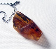 srebrny wisiorek z naturalnym bursztynem