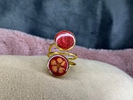 Ręcznie robiony pierścionek z żywicy – unikalna biżuteria suszone kwiaty