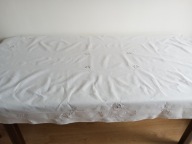 OBRUS BAWEŁNIANY HAFTOWANY Z MEREŻKAMI 188 / 113 cm.