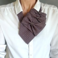 Krawat damski wiązany, ozdoba marynarki