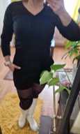 Czarny Sweter dekolt serek M/L