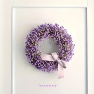Wianek wieniec ozdobny wiosenny dekoracja drzwi okien gipsówka biała fiolet