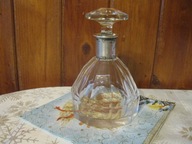 Piękna, mała karafka okuta w srebro