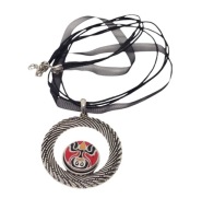 Ażurowy wisiorek z wymiennym klipsem, japońska maska