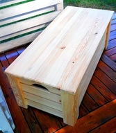 Skrzynia drewniana, stolik kawowy, pufa, siedzisko, kufer drewniany.