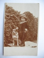 DZIECKO PIES NA STOLIKU przedwojenne FOTO