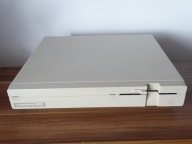 Komputer COMMODORE C 128D.