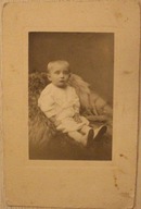 CIEKAWA - STARA, MAŁE DZIECKO