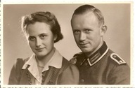 WEHRMACHT TRZECIA RZESZA -zdjęcie rodzinne -ŻOŁNIERZ -format pocztówkowy