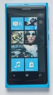 Atrapa eksponat wystawa prezenter telefon smartfon Nokia Lumia 800