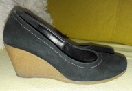 Skórzane zamszowe koturny czółenka Lasocki 36