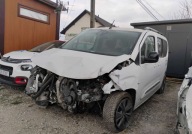 Toyota Proace City Verso 2022r, 1.2 Benzyna. AUTOMAT. Uszkodzony przod i t