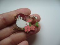 PIN PRZYPINKA BROSZKA PTAK PTASZEK WRÓBEL