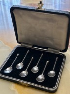 SYGNOWANE SREBRNE ŁYŻECZKI THOMAS BRADBURY&SONS LONDON 1941 W KASECIE