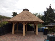 Altana kryta strzechą