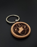 Drewniany brelok Polonia Warszawa– grawer z logo, prezent dla kibica