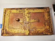 Stare stalowe drzwiczki do pieca