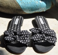 TABITHA SIMMONS klapki sandały rozmiar 38,5 wypadają mniejsze