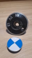 BMW G70 EMBLEMAT KLAPY TYŁ 9853597
