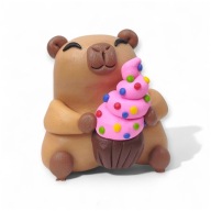 Kapibara z wielkimi Lodem w wafelku FIGURKA Z MODELINY