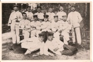 NIEMCY -ADOLF HITLER DRUGI OD PRAWEJ W GÓRNYM RZĘDZIE -fotografia