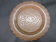 Stary wschodni talerz z miedzi - ręcznie zdobiony 25 cm.