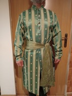 Zupan zielony w pasy z motywem. Pas gratis !!!