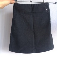 Grzeczna spódniczka szkolna Next 110 ciemnoszara do białej bluzki (261)