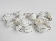 NASZYJNIK-BIAŁY AGAT W SREBRNYM METALU