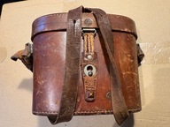 Stary Pokrowiec skórzany brązowy na lornetkę typ 6x30 z paskiem nośnym