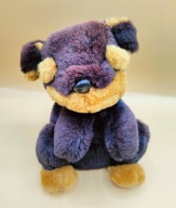 Rasowy piesek Rottweiler rusza głową i szczeka!