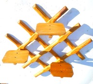 Kwietnik drewniany wiszący na trzy doniczki