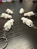 Breloczek Miś Polarny 3D – Idealny na Prezent!