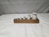 Stare odważniki porcelanowe z okresu Prl-u w etui - zestaw 1/2-20dkg