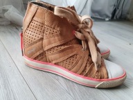 BUTY SNEAKERSY DKNY Cora Skóra Naturalna r. 38,5