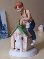 Royal Doulton - chłopiec na psiej budzie, HN 2971