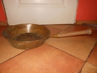 STARA DUŻA SYGNOWANA MOSIĘŻNA PATELNIA