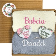 ZESTAW RĘCZNIKÓW Z HAFTEM I ZAWIESZKĄ - PREZENT NA DZIEŃ BABCI I DZIADKA