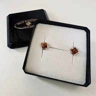 Numer 8 - biżuteria kolczyki Świat Bursztynu kwadraciki jasny brąz srebro