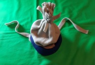 Beżowo-granatowa, polarowa czapka z nausznikami