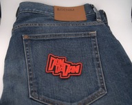 Naszywka Haftowana DANDADAN Logo Anime – 7,5 x 5,5 cm