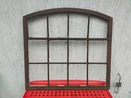 okno zelazo prosto z muru