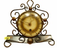 Ładny, niemiecki, niewielki zegar na komodę biurko (58)